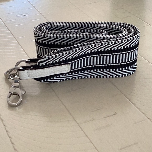 New Elegant White Leather Crossbody Shoulder Tote Bag 32 CM Silver Hardware - Picture 12 of 13